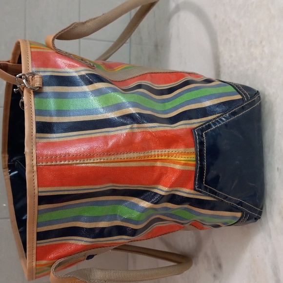 Satchel - Picture 10 of 16